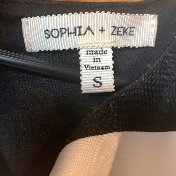 Dress - Picture 3 of 3